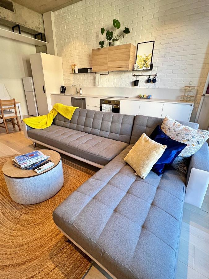 Industrial yet Modern, 1bd 1bth Apt - Woden Phillip Exterior foto