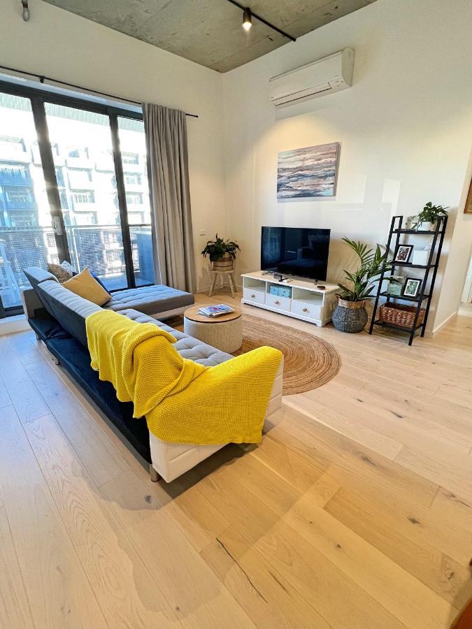 Industrial yet Modern, 1bd 1bth Apt - Woden Phillip Exterior foto