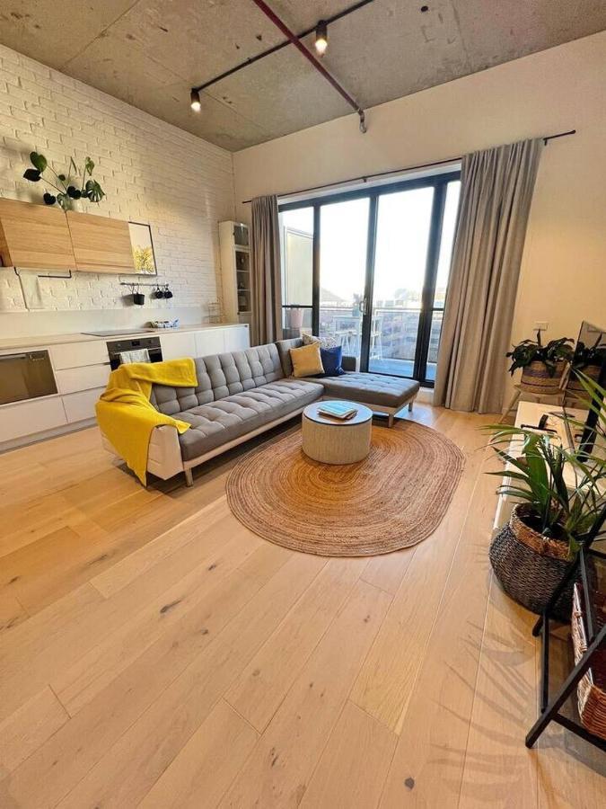 Industrial yet Modern, 1bd 1bth Apt - Woden Phillip Exterior foto